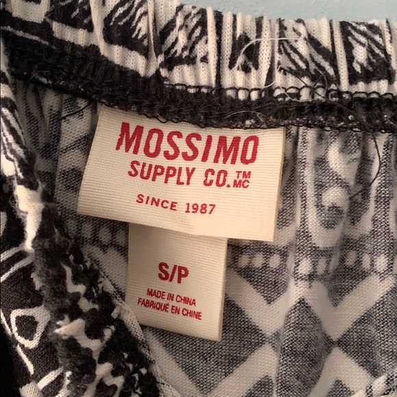 Strapless Geometric pattern romper - Picture 3 of 3